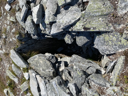 Fangstgrop på Dynjefjellet